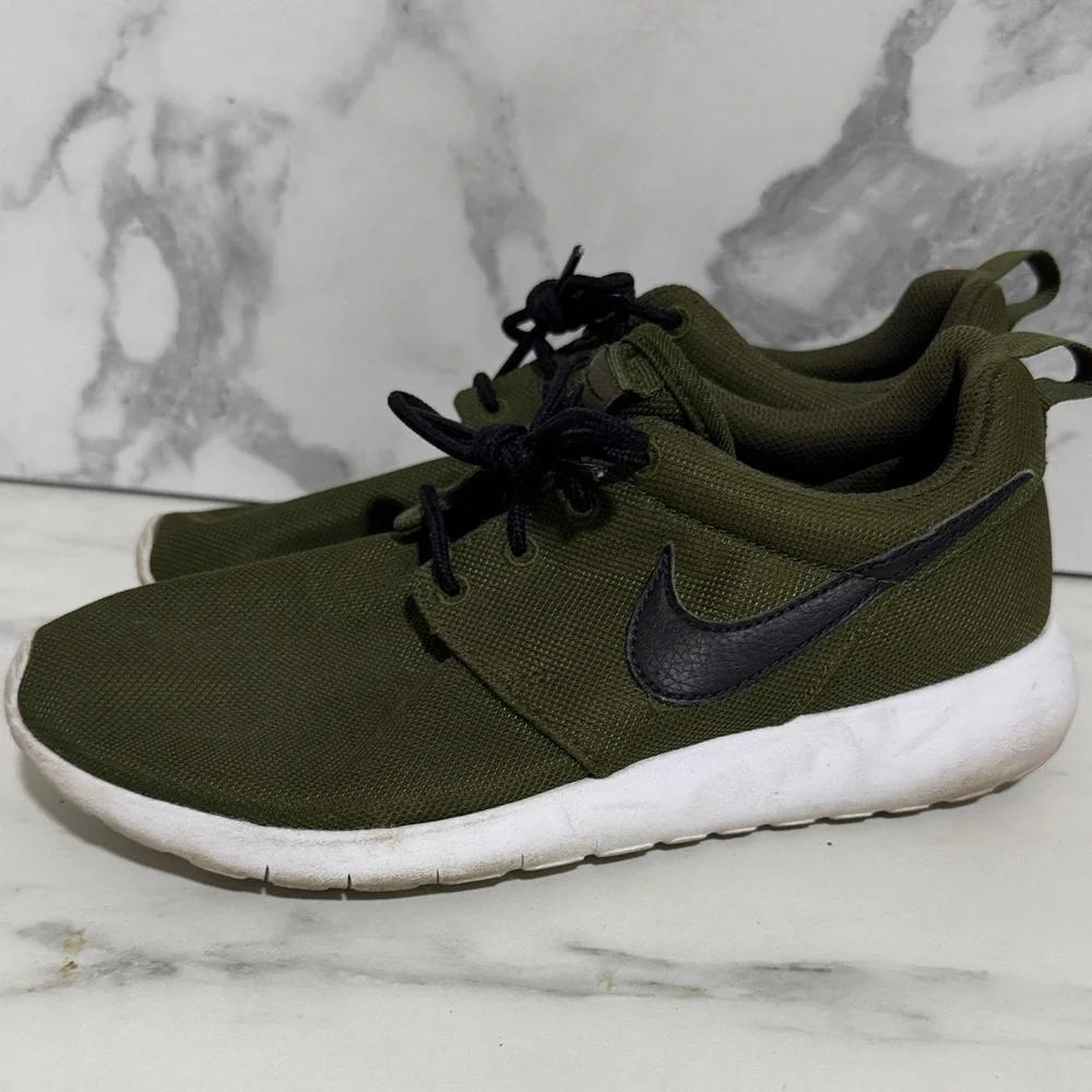 Nike Forest Green Athletic Shoes
